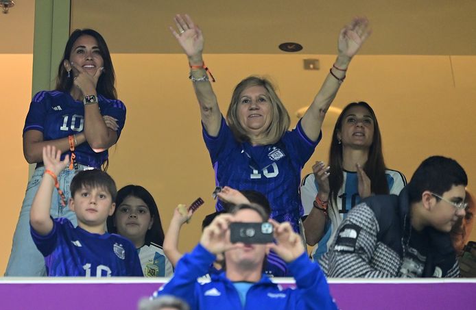 Ook Celia Maria Cuccittini, mama Messi, enthousiast.