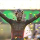 Wout van Aert verpulvert tegenstand bij wederoptreden in modderpoel van Boom