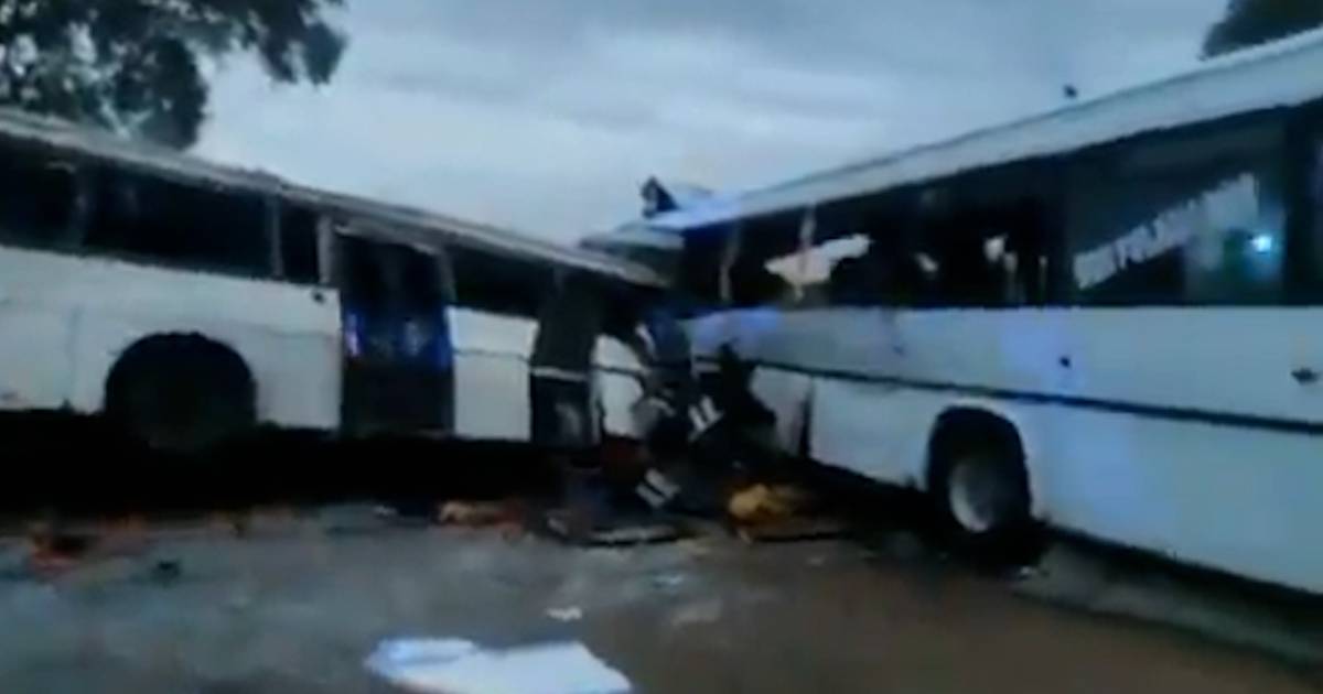 At least 38 dead and dozens injured in a collision of two buses in Senegal abroad