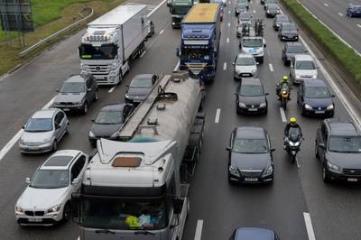 Ongevallen op Ring rond Brussel sturen avondspits in de war: file in beide richtingen vanaf Zellik