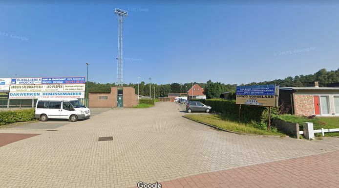 De kerstloop vertrekt aan de kantine van OG Vorselaar.