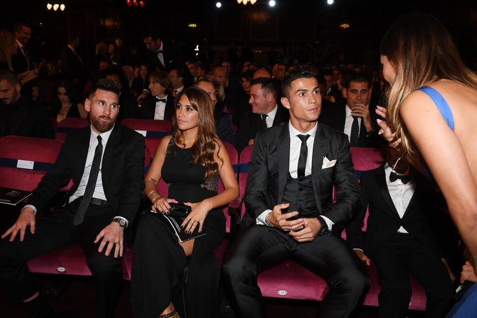 De foto die Anna Lee ook deelde op haar Instagrampagina: Cristiano Ronaldo naast Lionel Messi en diens vrouw Antonella.