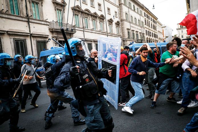 Bij de demonstratie kwam het tot enkele schermutselingen met de politie.