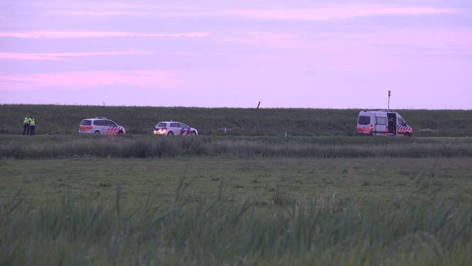 Politie neemt nog eens drie auto's in beslag na dood vermiste Tamar (14) uit Marken