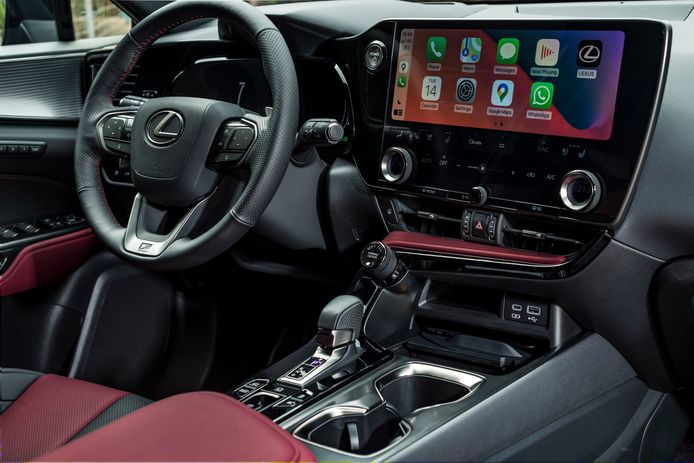 Lexus NX450h+