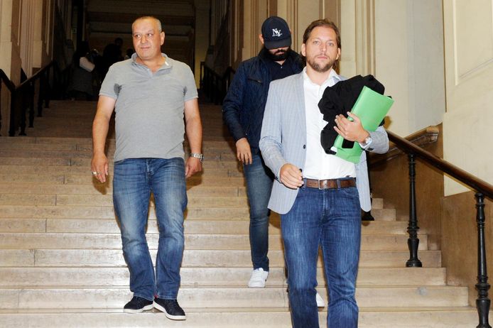 Muhammed Aytekin en zijn advocaat Yannick De Vlaeminck. De doodrijder verscheen vorige week voor de Brusselse strafuitvoeringsrechtbank.