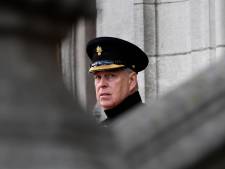 “C’est un faux”: Ghislaine Maxwell assure que la photo du prince Andrew avec une mineure n’est “pas réelle”