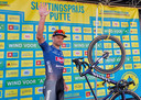 David van der Poel hing na de Sluitingprijs Putte-Kapellen waarin hij als tweede finishte zijn fiets letterlijk en figuurlijk aan de haak. Hij stopt als wielerprof.