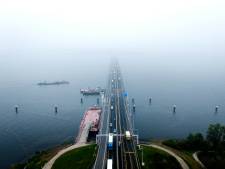 Gratis pendeldienst naar veerpont tijdens afsluiting Haringvlietbrug