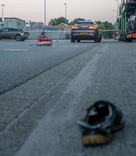 Vrachtwagenchauffeur zwaargewond bij aanrijding in Eindhoven