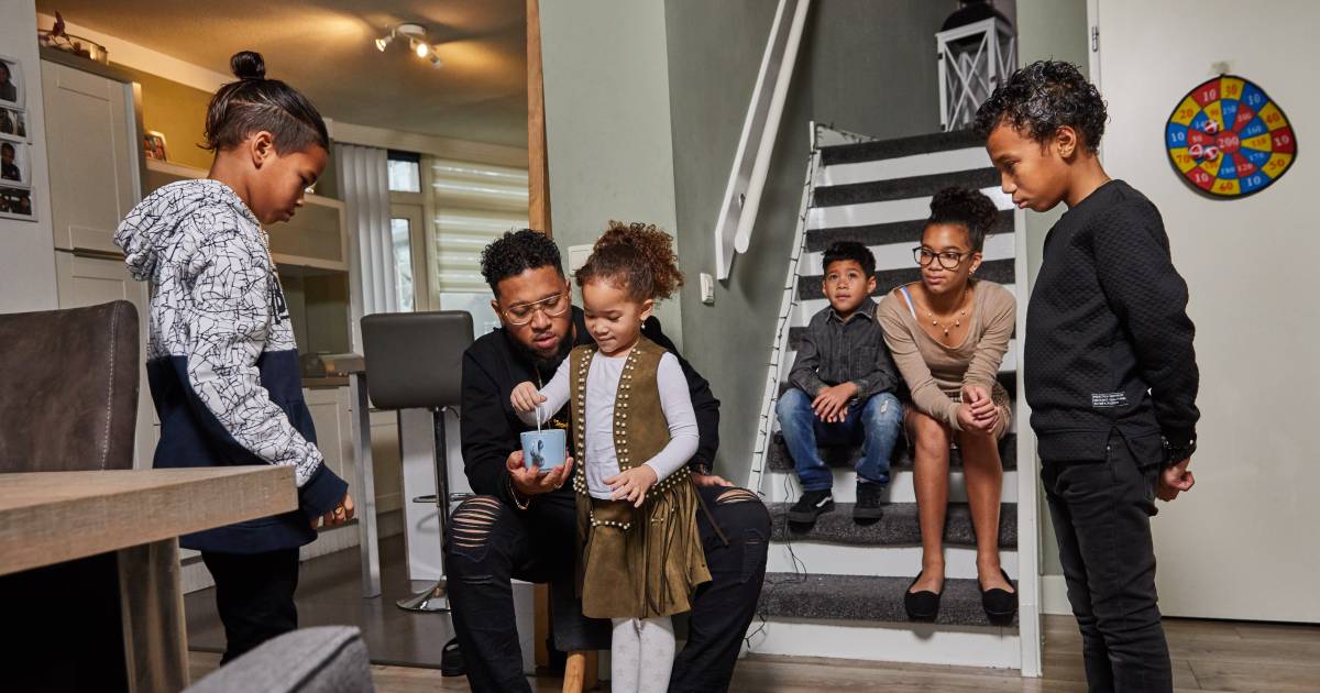 Papa Jay van tvprogramma Een Huis Vol ‘Ik zal al hun dromen waarmaken’ Rotterdam AD.nl