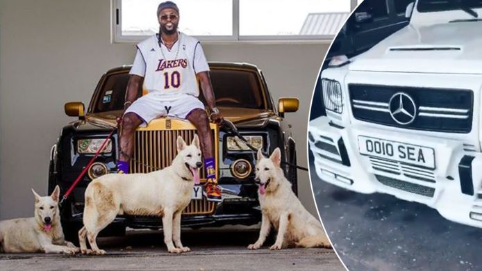 Adebayor pronkt graag met zijn rijkdom op Instagram.