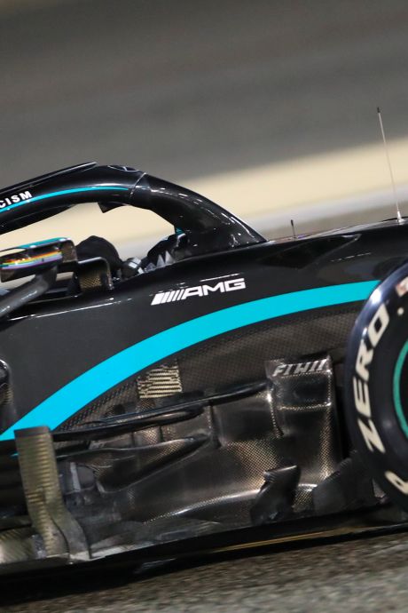 Lewis Hamilton remporte un GP de Bahreïn marqué par le crash de Romain Grosjean