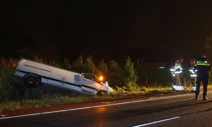Bij het ongeluk, dat op de Provincialeweg N831 tussen de rotonde en de brandweerkazerne in Velddriel gebeurde, waren geen andere voertuigen betrokken.