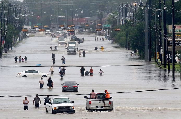 Overstromingen als extra krachtige orkanen door klimaatverandering? Dit jaar liep de Amerikaanse stad Houston onder.