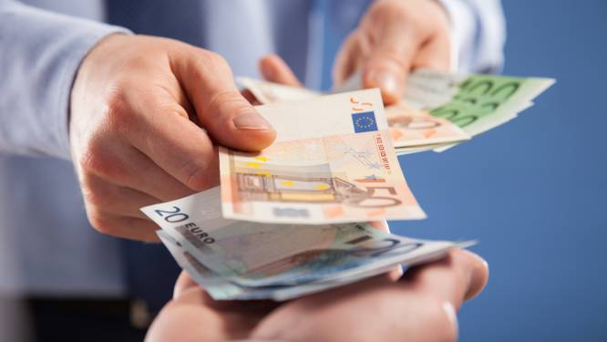 Al dat thuiswerken loopt flink in de papieren: wie gaat dat betalen?