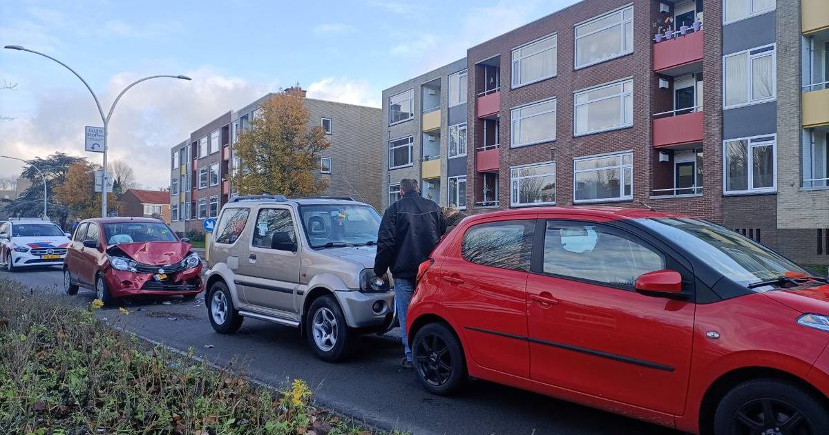 Vier autos betrokken bij kettingbotsing in Hengelo: geen gewonden, wel veel hinder.