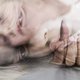 Choreograaf Katja Heitmann laat mensen bewegingen doneren: ‘Een beweging kan je terug bij een persoon brengen’