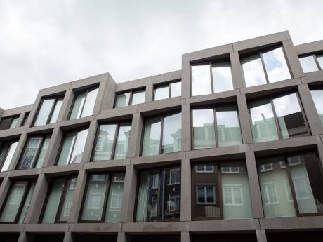 Mooie nieuwbouw in Amsterdam, hoe moet dat eruit zien? ‘Kijk, dat reliëf, die ornamenten!’