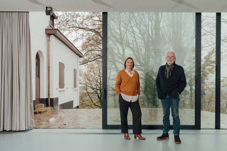 Sigrid Bousset en Hugo De Greef zijn de drijvende krachten achter de renovaties van het Herman Teirlinckhuis. Beeld Illias Teirlinck