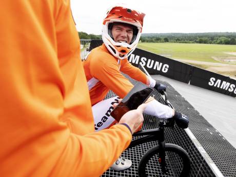 Weer pech! BMX’er Niek Kimmann breekt knie na botsing met overstekende official