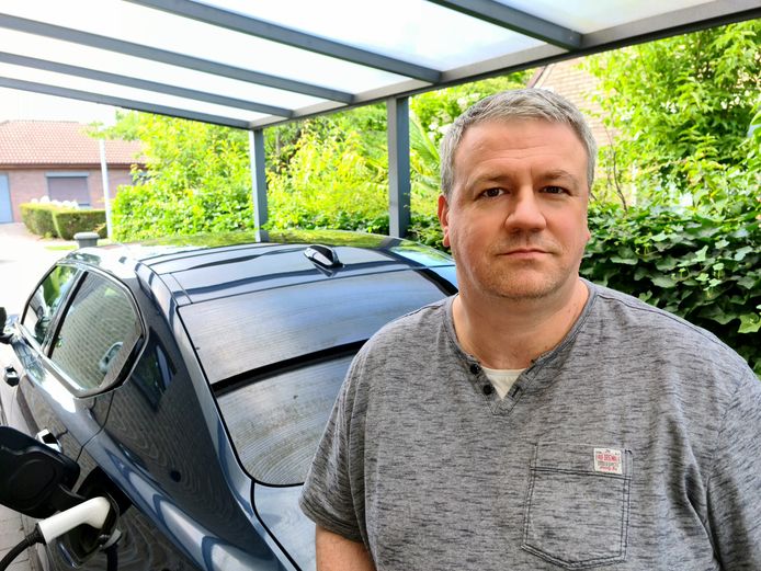 Geert Ponet met zijn Polestar.