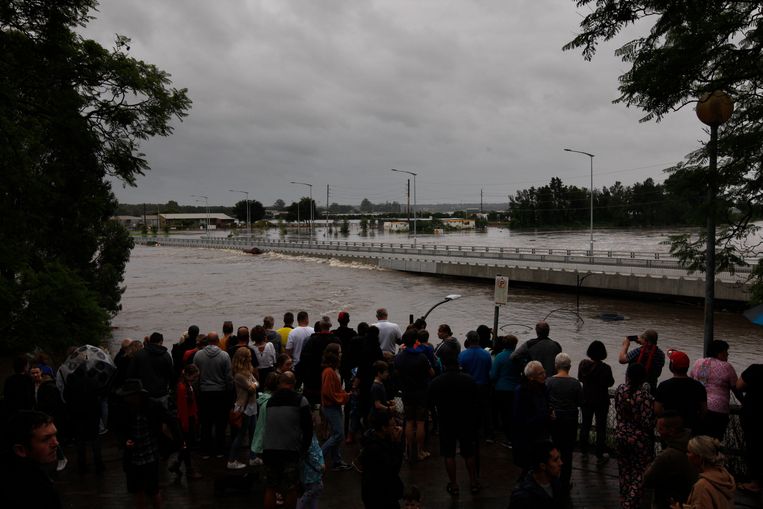  De vorig jaar gebouwde Windsor-brug over de rivier de Hawkesbury, die ‘overstromingsbestendig’ zou zijn, dreigt onder te lopen. Beeld Dean Sewell / Oculi Photos