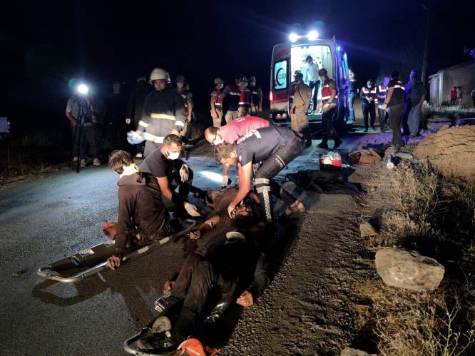 12 doden in Turkije bij ongeval met bus die migranten zonder papieren vervoerde