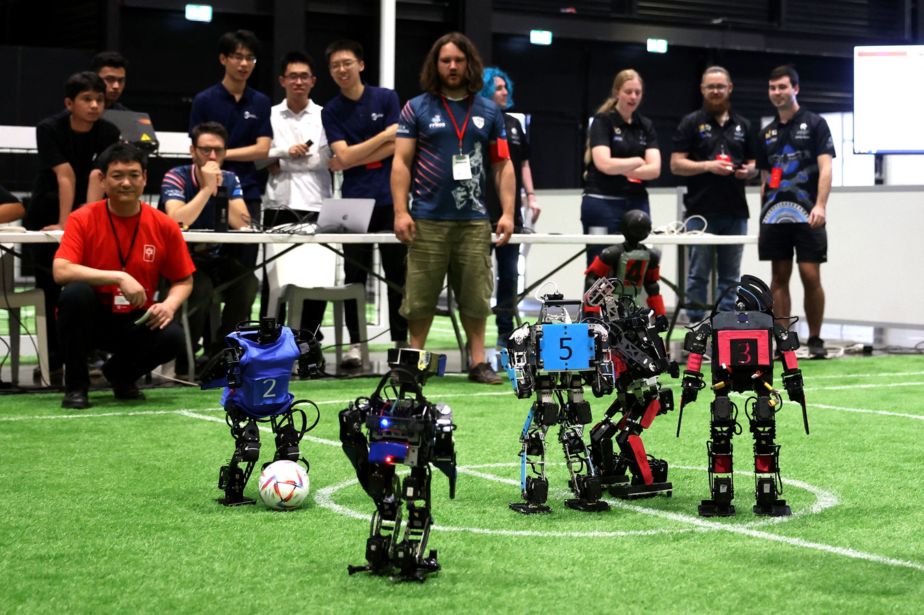 Nederlands team wint voor vierde keer op rij WK voetbal voor robots ...