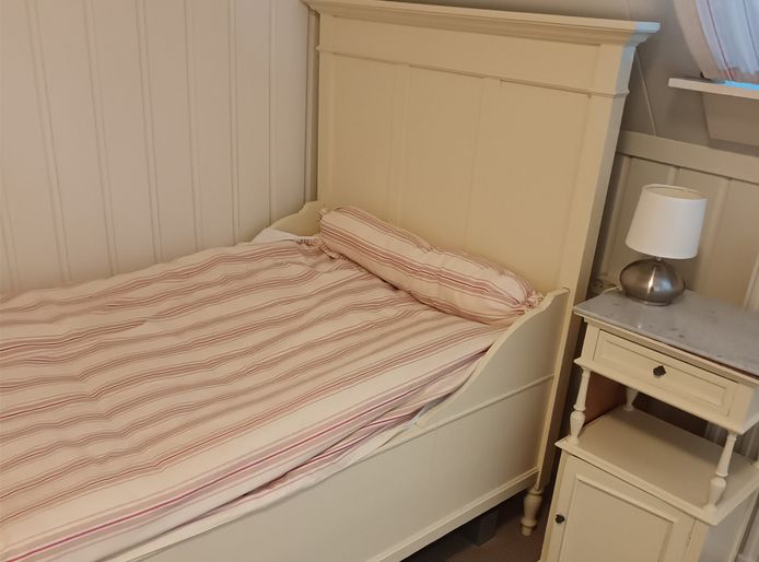 Dit bed is gratis af te halen in Apeldoorn.