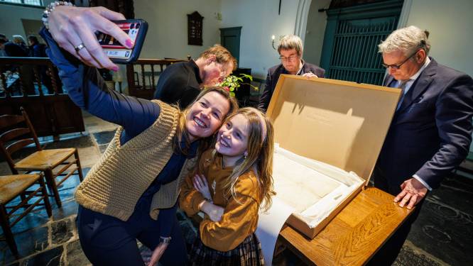 Blokzijl heeft stadsrechten eindelijk terug, met dank aan Meike (9): ‘Het liefst voor altijd’ 