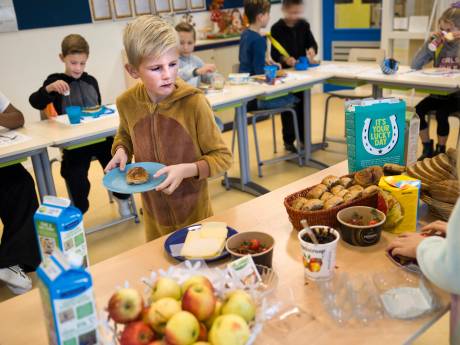 Roosendaalse ontbijtproef op school smaakt naar meer: ‘Logisch, sommigen kwamen met honger binnen’