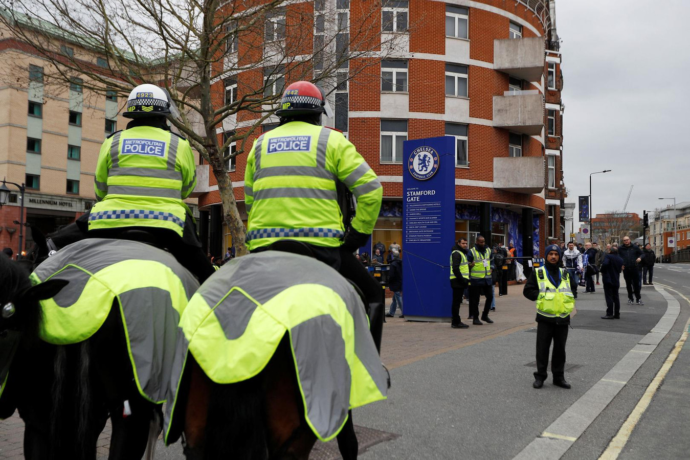 полицейский ушел