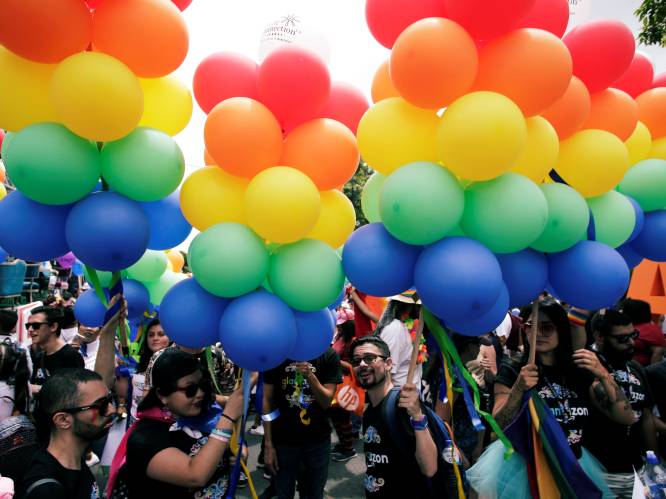 Tienduizenden Costaricanen vieren legalisering homohuwelijk op Gay Pride