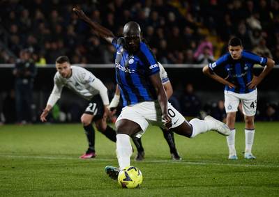 KIJK. Inter gaat ondanks penaltygoal van Romelu Lukaku verrassend onderuit bij Spezia