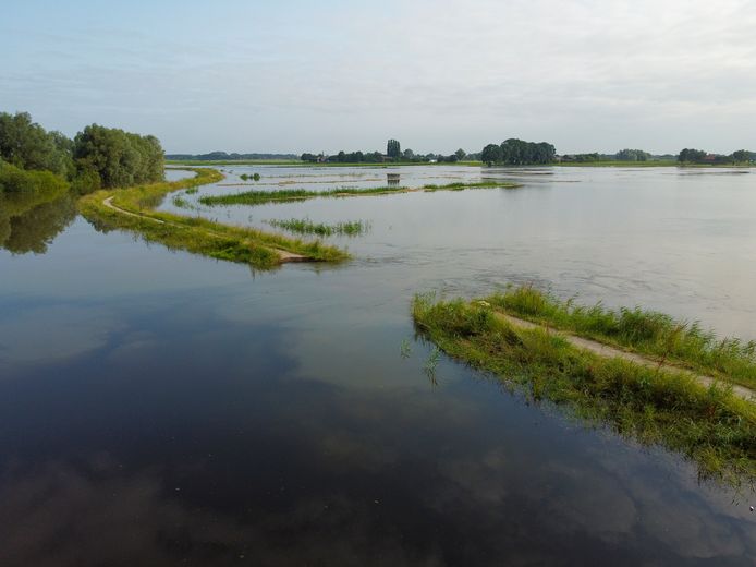 Een complete verrassing: de zomerdijk langs het Apeldoorns Kanaal is over een afstand van 15 meter weggespoeld.