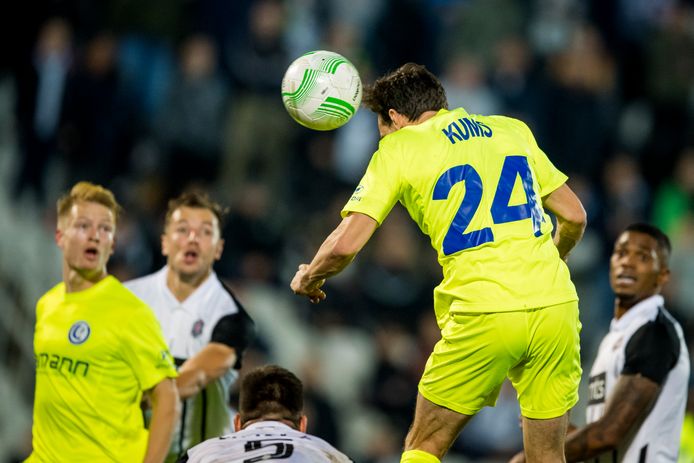 Kums kopt de 0-1 binnen.