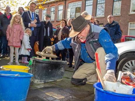 Krimpenerwaard krijgt negen ‘Stolpersteine’ ter nagedachtenis aan slachtoffers Holocaust