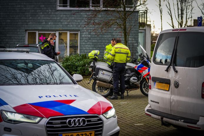 Met hulp van een politiehelikopter werd één van de busjes donderdagmiddag gevonden in de Fakkellaan in Eindhoven.