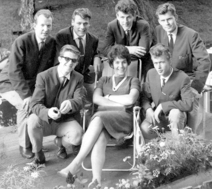 The White Rockets met presentatrice Mies Bouwman.