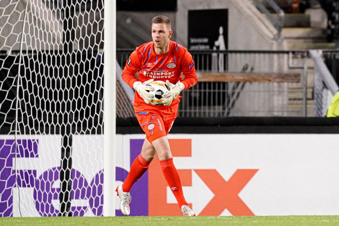 Robbin Ruiter kan snel verhuizen van PSV naar sc Heerenveen.