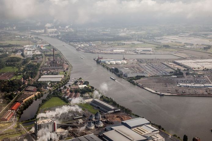 Vue aérienne sur le port de Gand (illustration).