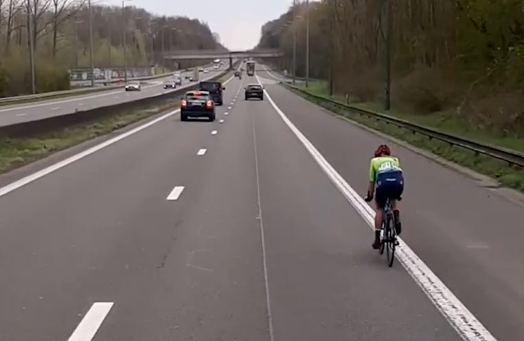 Renster neemt verkeerde afslag in Brabantse Pijl en ...