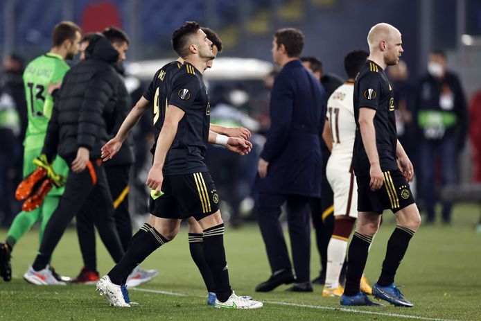 Dusan Tadic is teleurgesteld na de uitschakeling.