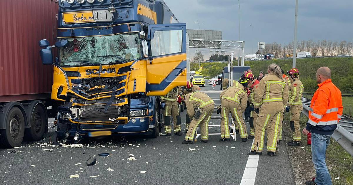 Ongeval met vijf voertuigen op A2 bij Eindhoven Brabant bd.nl