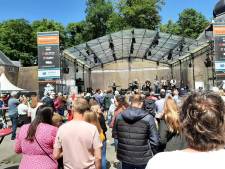 LIVE | In de zon is amper nog plek te vinden op Breda Jazz, vrolijk ontvangst voor treinreizigers