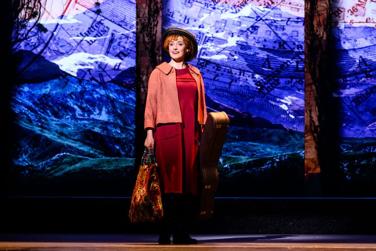 Nandi van Beurden als Maria in The Sound of Music. Beeld Roy Beusker