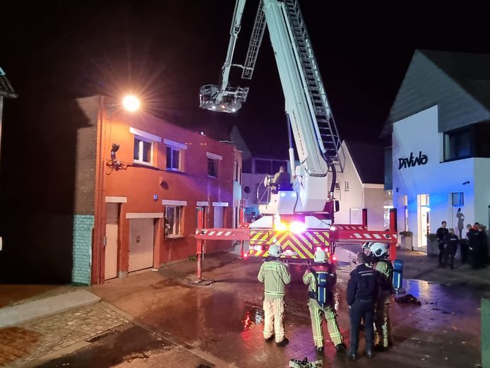 BORNEM - De brandweer kreeg het vuur in de keuken snel onder controle.