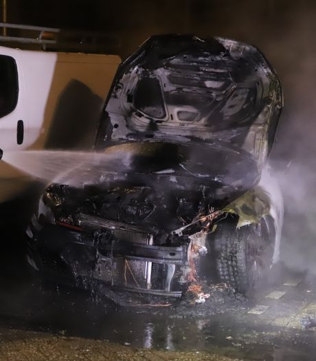 Arrestaties voor autobranden in Gouda: ‘Crimineel, is het. Een beetje stoer doen’