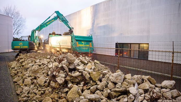 Het beton van een bunker uit 's-Gravenzande